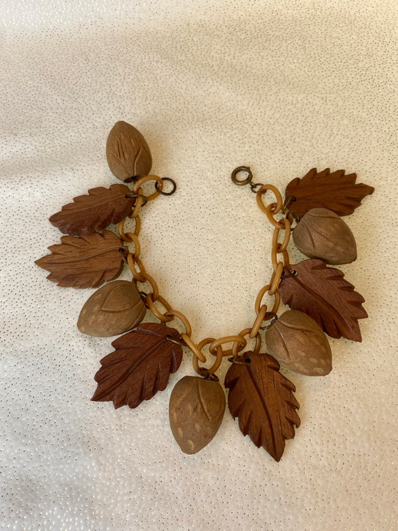 1940’s Strawberry and Leaf Wood Bracelet - image 4