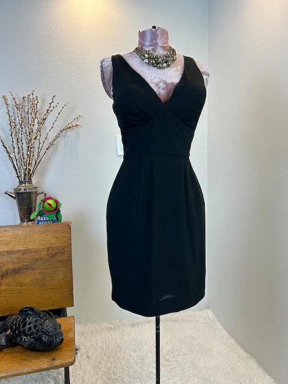 1950s Dress / 1950s LBD dress / 1950s Bombshell d… - image 6