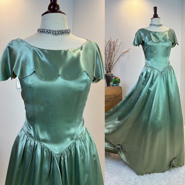 1940s  dress / Vintage Volup  1940s Dress / 1940s gown  / 40s dress / 1940s  / 40s gown / 32” waist / 1940s evening gown / 1940s satin
