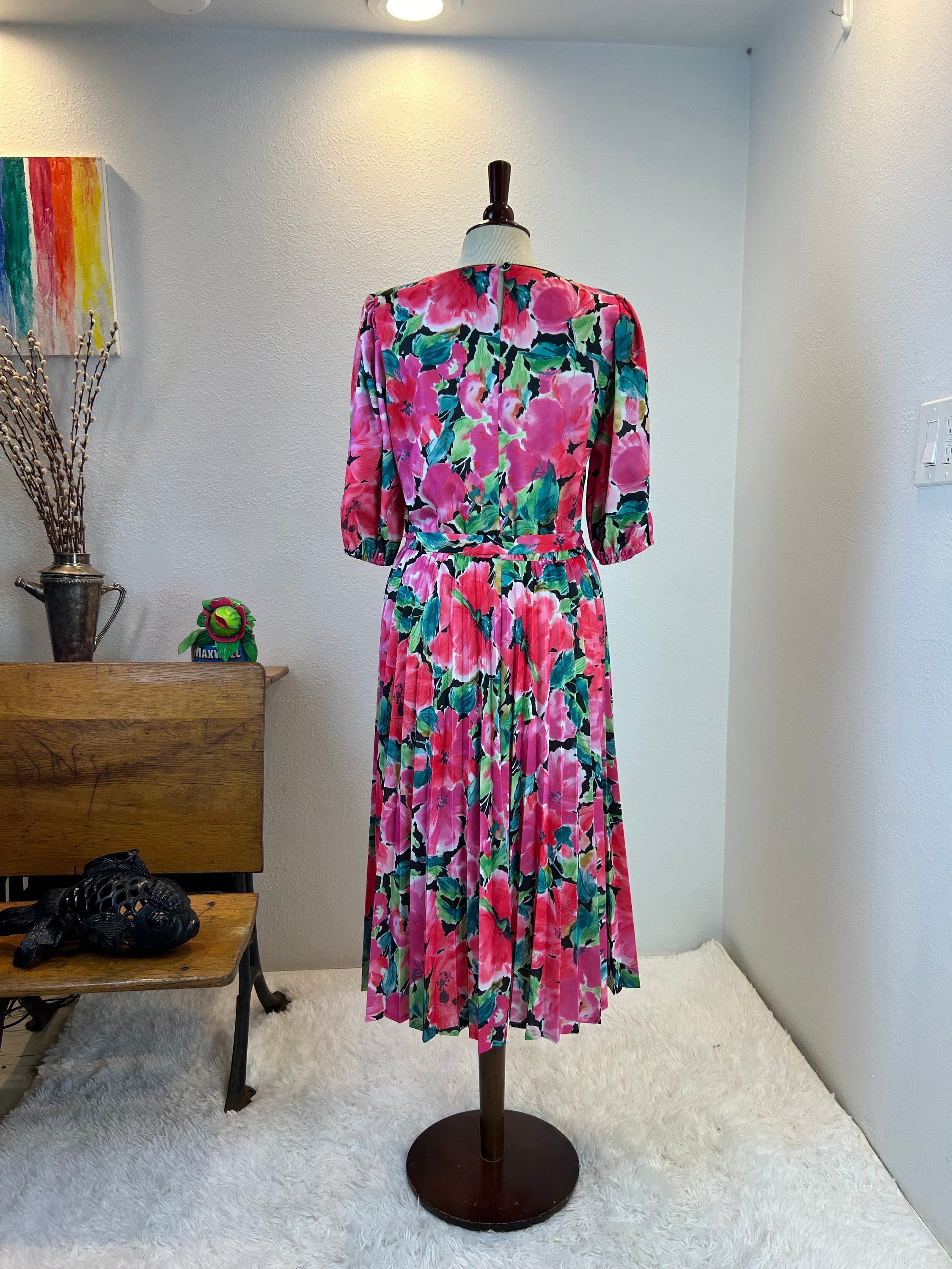 1980s fashion womens dress vintage 1980s (and 80s style) Dresses by the pound: Bulk Vintage Clothing