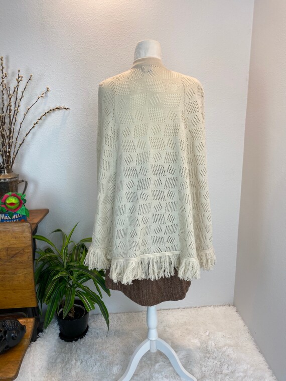 1970s Knit Cape / 70s knit Cape/ 1970s shawl - image 5