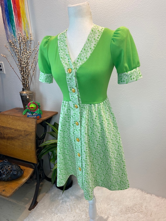 1960s lime green dress / 60s dress / 1960s mod / … - image 10