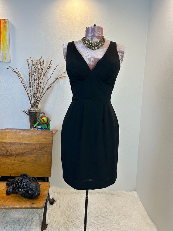 1950s Dress / 1950s LBD dress / 1950s Bombshell d… - image 9