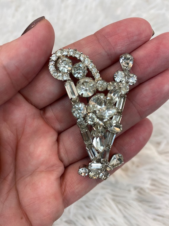 Vintage Brooch / 1950s rhinestone brooch / mid ce… - image 1