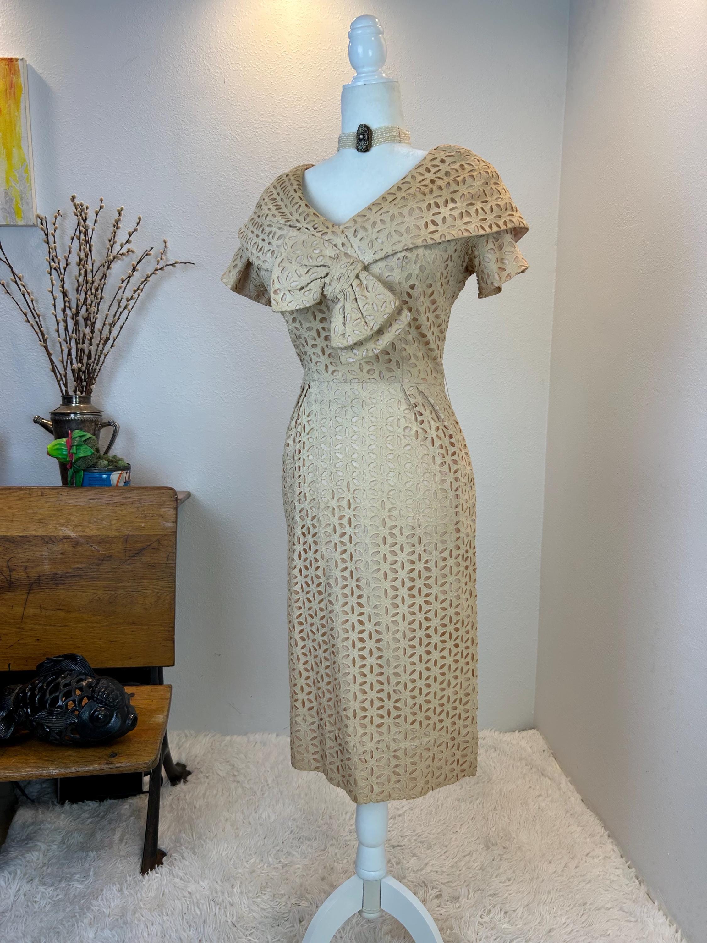1950s Eyelet Wiggle Dress, Peach Lining, 28-inch Waist