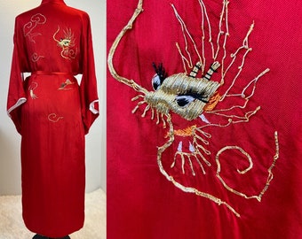 1950’s Robe / 50s Japanese Dragon Robe / vintage dragon robe / 1960s robe / 60s robe / dragon robe / vintage lingerie