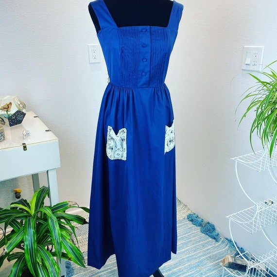 Vintage 1960’s Navy Sweet Pocket Dress and Shawl - image 10