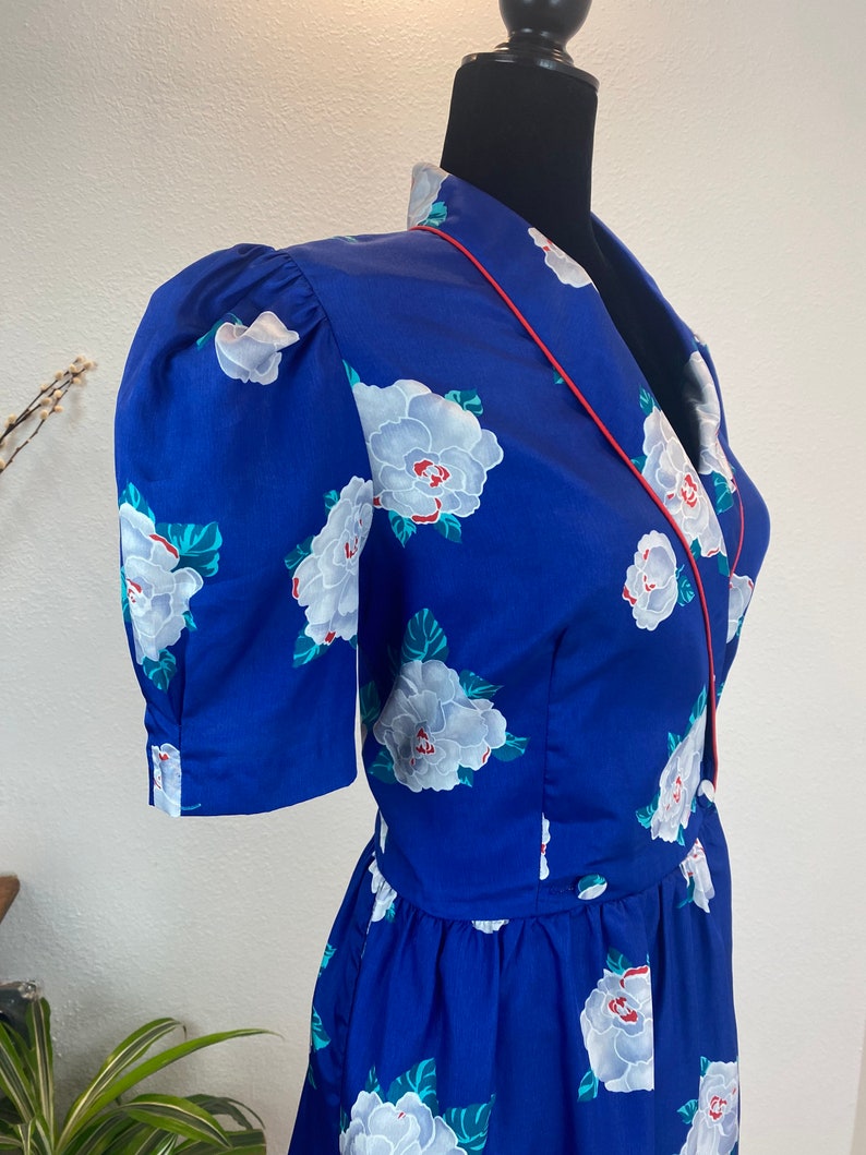 1980s Dress / 80s Dress / 1980s Floral dress / vintage wrap dress image 4