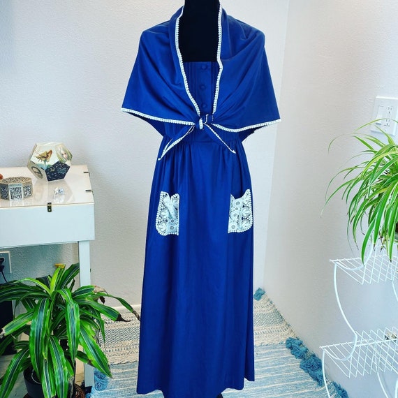 Vintage 1960’s Navy Sweet Pocket Dress and Shawl - image 6