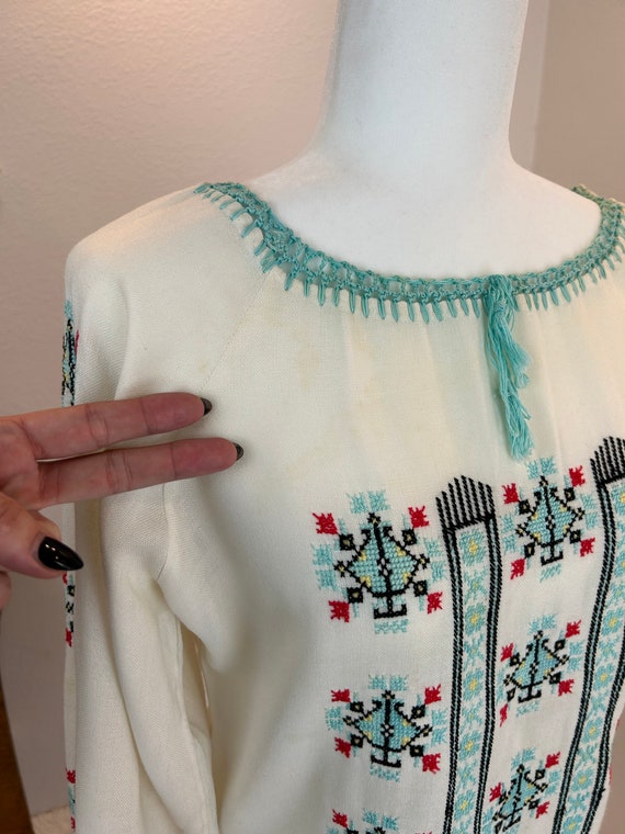 Vintage Embroidered Hungarian Linen Blouse - image 9