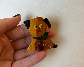 Vintage 1940er Jahre Holz Hund Brosche, signiert Neuheit Schmuck