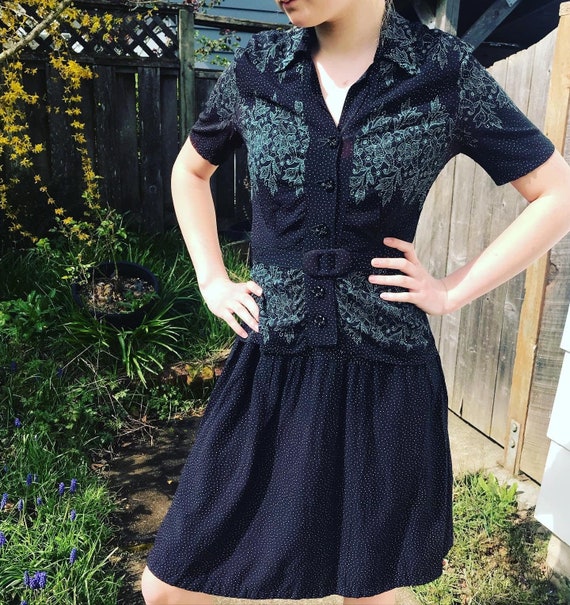 Vintage 1940s Rayon Wounded Bird