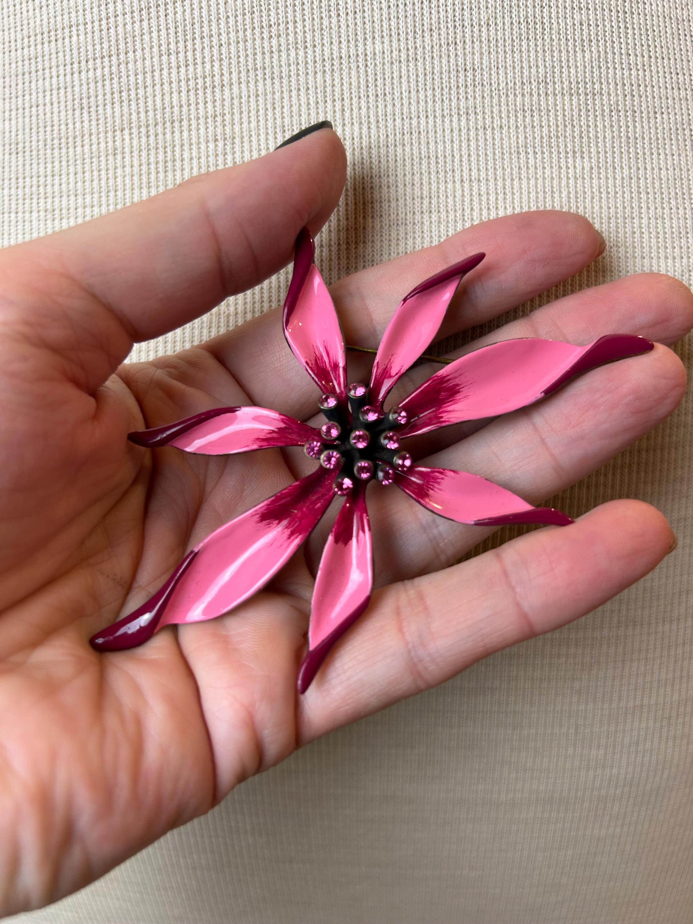 Broche Vintage Strass Rose Années 60 - Occasion, Parfaite Pour Un Look Rétro Et Féminin