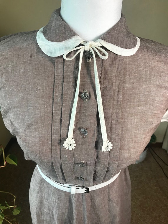 1940’s Beige and White linen dress.