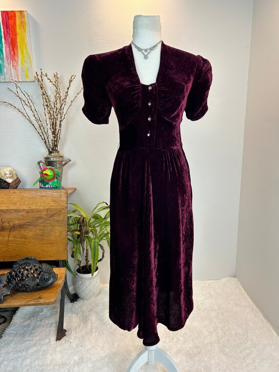 1940s dress / 40s dress / 1940s velvet dress - image 9