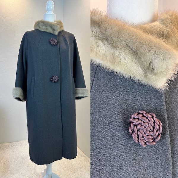 1960s Coat / 60s coat / vintage coat with attached fur collar / vintage wool coat / 1960s wool coat