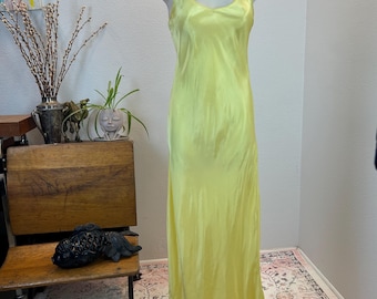 1940s Slip dress / yellow dress  / 40s nightgown / vintage lingerie / 1940s lingerie/ vintage slip / 30 inch waist