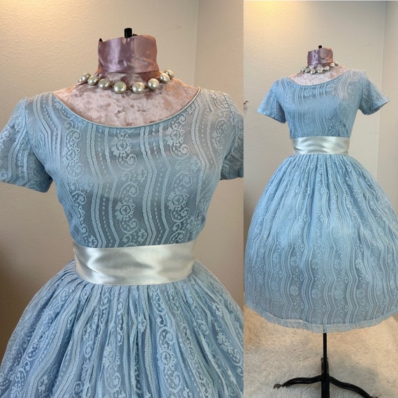 1950s dress / 50s dress / 1950s fit and flare / 19