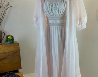 Conjunto de bata Shadowline de los años 60, lencería vintage de encaje de gasa rosa