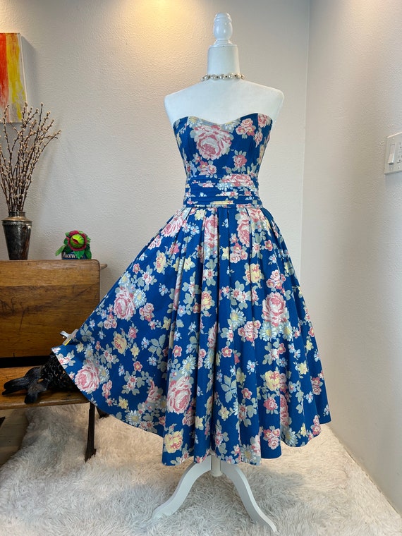 Laura ashley dress - Gem Laura ashley dress - Gem