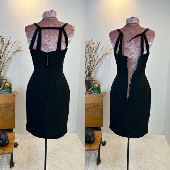 1950s Dress / 1950s LBD dress / 1950s Bombshell d… - image 2