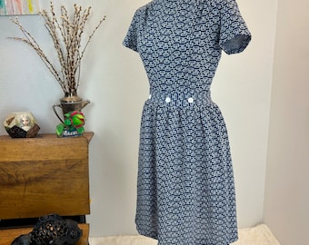 Robe mod vintage des années 60, imprimé bleu et crème, taille ajustée