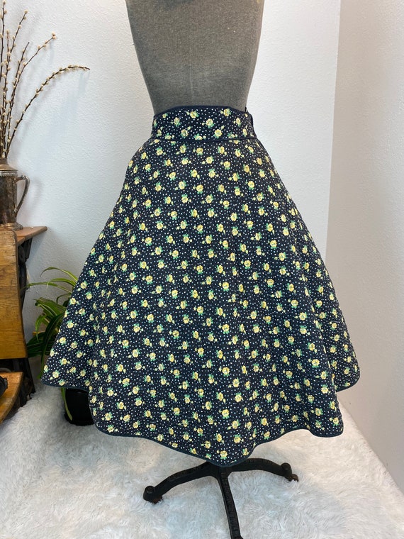 1950s Quilted Circle Skirt / 50s Circle Skirt Qui… - image 7