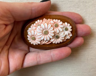 1940s Carved Wood Daisy Brooch, Novelty WWII Era Jewelry