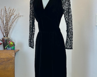 Vintage 1950s Velvet Halter Neck Dress with Lace Sleeves