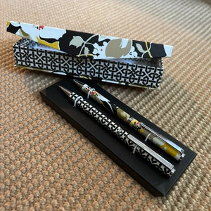 Jackson's : Black Pencil Case : Holds up to 76 Standard Pencils - Pencil  Cases and Rolls - Sketching and Illustration Gifts - Gifts