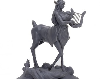 Amphiona, Centaur Bard. (Vergulde Leeuw Mini's)