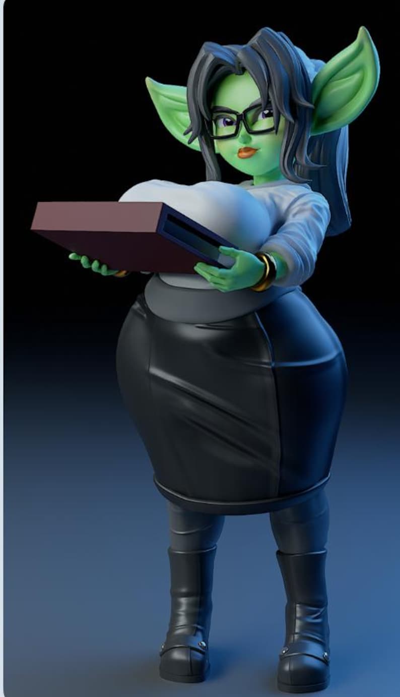 Puede incluir: Un personaje femenino de goblin de piel verde, con cabello negro largo, gafas, camisa blanca, falda negra y botas negras. Est&aacute; sosteniendo una carpeta marr&oacute;n en sus manos.