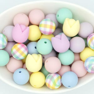 Pastel Tulip Mix (15 mm und Focal Silikonperlen) | Feder Perlen | lose Perlen | 25 Perlenpackung | Ungiftige Perlen