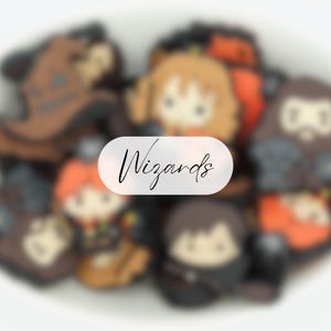 Focales en PVC Wizards | *Packs de 2 et ensembles complets* | Stylo, porte-clés et perles artisanales