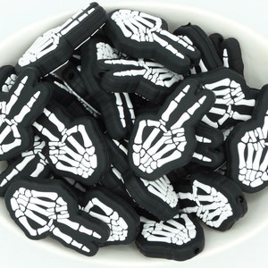 Skeleton Hand *Pacotes com 2 e 5 contas* | Contas de silicone com foco | Contas de Halloween | Projetos de artesanato DIY | Contas atóxicas e laváveis