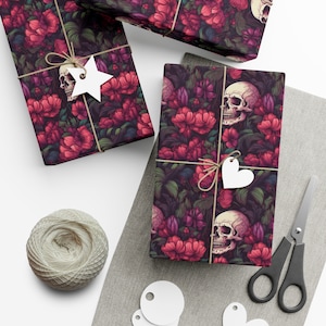 Papel de regalo gótico / Papel de regalo gótico / Patrón tropigótico de calavera y flores / Floral espeluznante / Rollo de papel de regalo / Papeles de regalo imagen 4