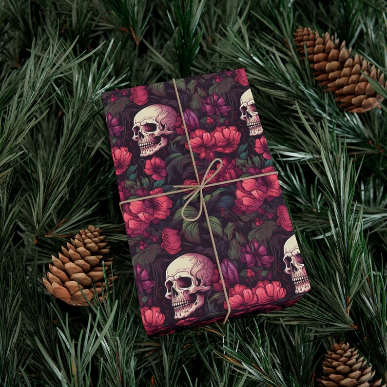 Papel de regalo gótico / Papel de regalo gótico / Patrón tropigótico de calavera y flores / Floral espeluznante / Rollo de papel de regalo / Papeles de regalo imagen 5