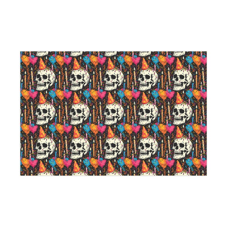 Alternative Geschenkverpackung zum Geburtstag | Schädel Geschenkpapier Rolle | Gruselig Süßes Teil | Dark Academia Geschenk | Rockiger Totenkopf Partyhut Bild 2