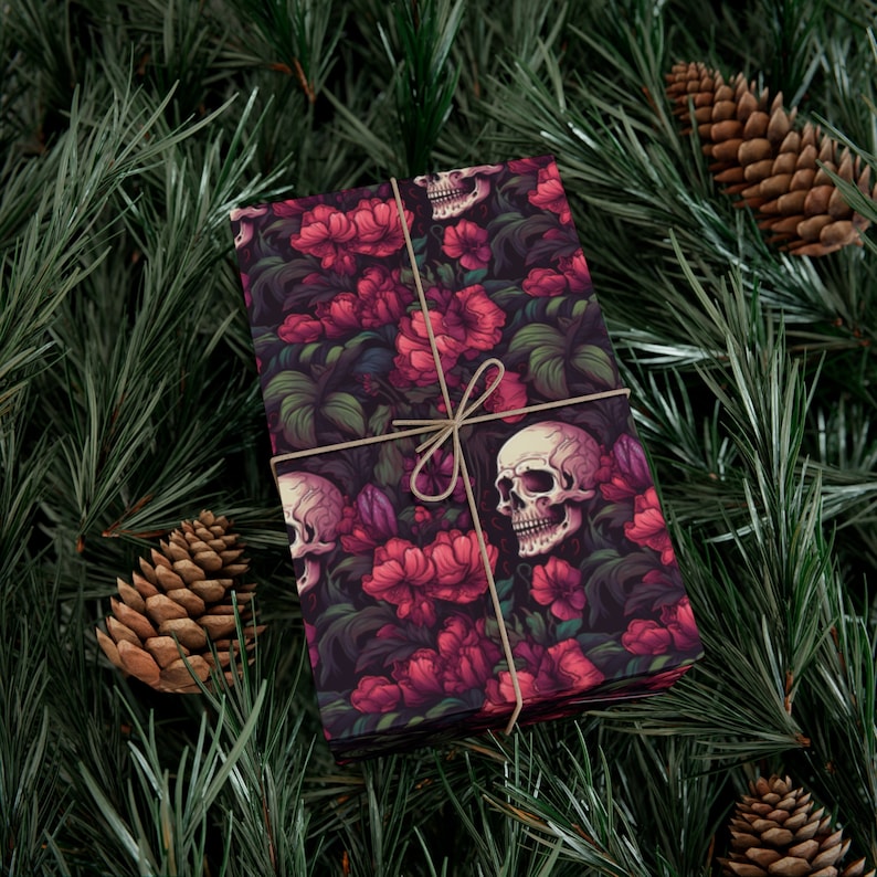 Papel de regalo gótico / Papel de regalo gótico / Patrón tropigótico de calavera y flores / Floral espeluznante / Rollo de papel de regalo / Papeles de regalo imagen 8