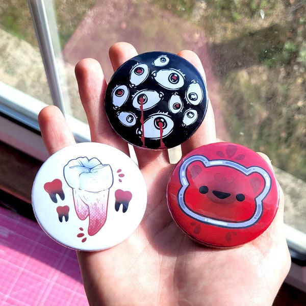 Gore Eyeball Teeth Badges! / Horror Button Pin for Backpacks, Lanyards, Jackets