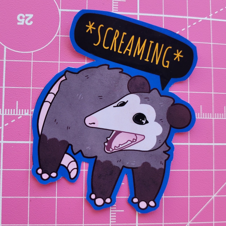 Dubbelzijdig schreeuwende opossum acryl charme! Possum Buideldier Keycharm, sleutelhanger cadeau voor Possum-liefhebbers Keychain + Sticker!