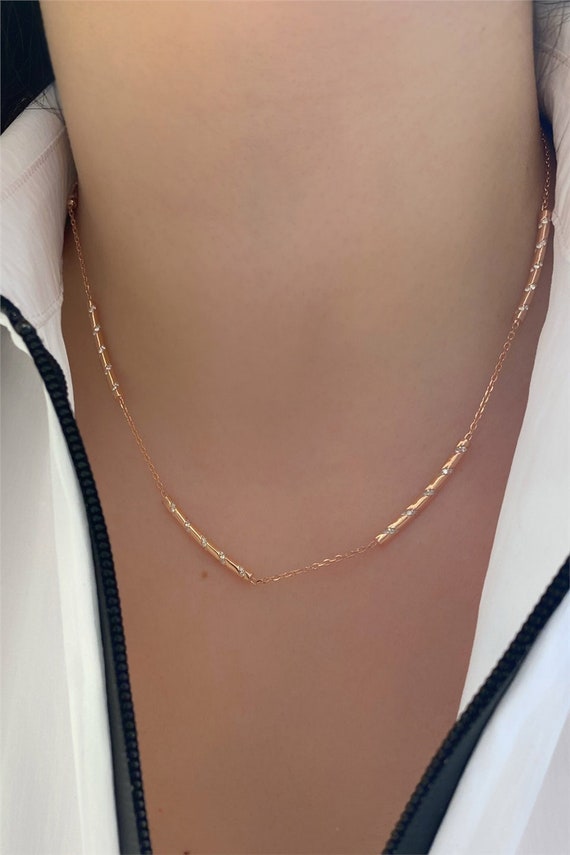 Long Spiral Bar Paved Chain Necklace 