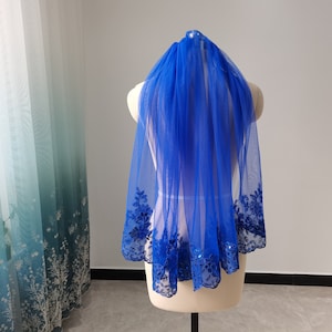 Short Elbow Length Bridal Veil One Layer Blue Tulle Lace Sequins Beautiful Womens Wedding Veil With Comb