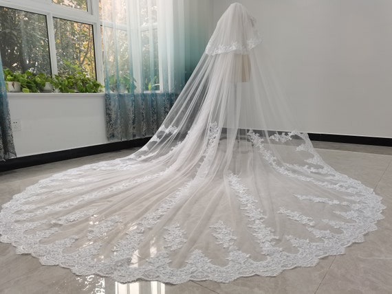 Elegant Tulle Wedding Veil With Lace Applique Edge Elegant Tulle Wedding Veil With Lace Applique Edge