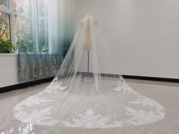 NWT Elegant Wedding Veil with White Trim Cathedral Veil with Floral French Lace Trim, White/ Ivory  main image 4