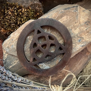 Triquetra Altar Plate | Celtic | Wood Disc | Altar Decor | Pagan Decor | Wiccan | Witchy Decor | Altar Tools | Offering Plate