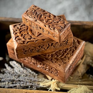 Houten nestkasten: met bloemen gesneden altaardecor, set van 3&quot;