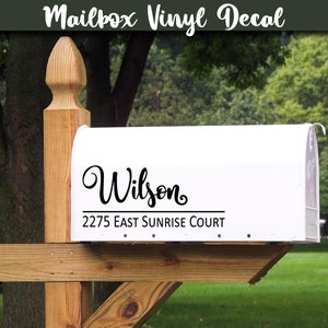 Puede incluir: Buz&oacute;n blanco con una calcoman&iacute;a de vinilo negro que dice "Wilson" y "2275 East Sunrise Court".