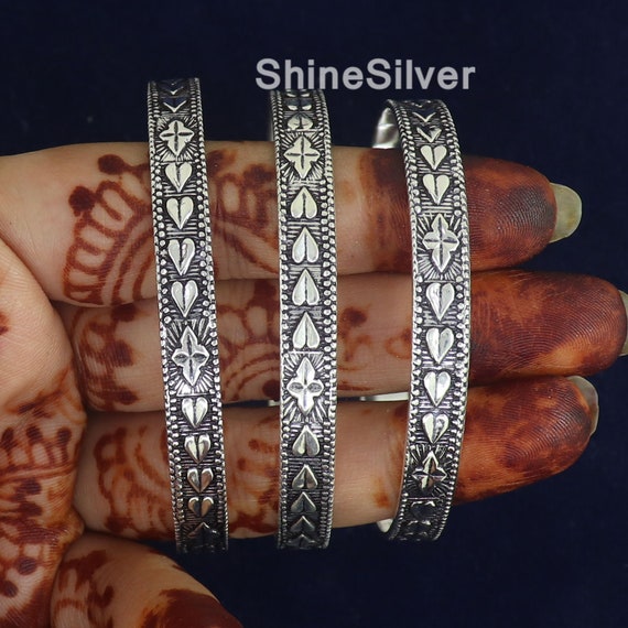 Third bangles shop