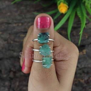 Natural Raw Emerald Ring, May Birthstone Ring, Boho Ring, Raw Minimalist Ring, Sterling Silver Ring, Uncut Stone Ring, Healing Crystal Ring